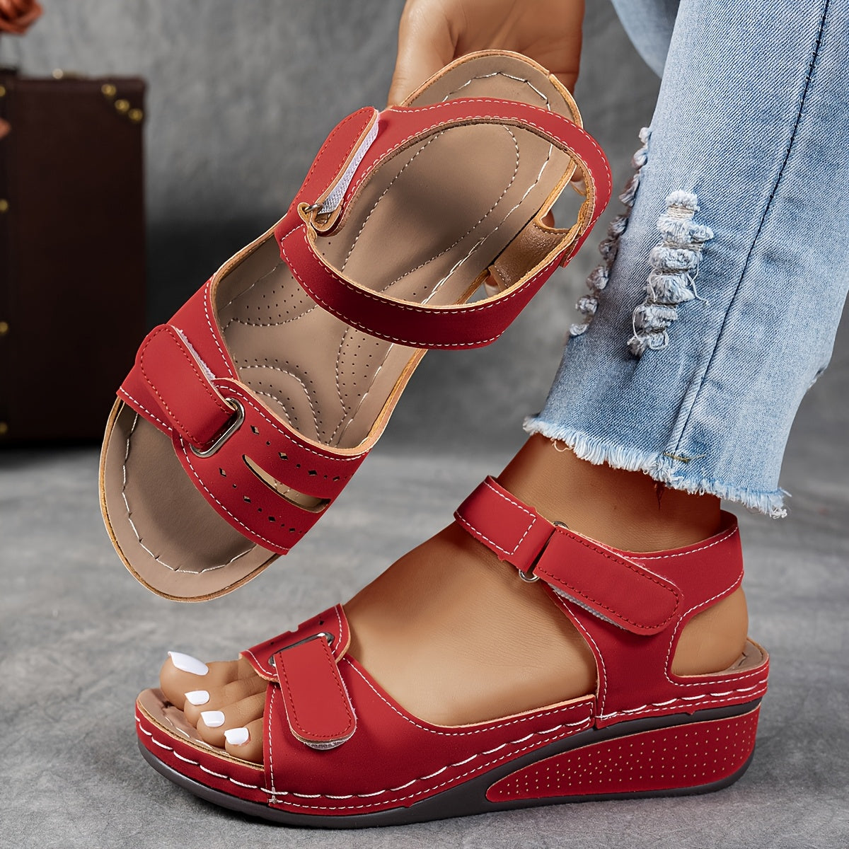 Women's Comfort Sandals with Adjustable Straps and Cushioned Insoles