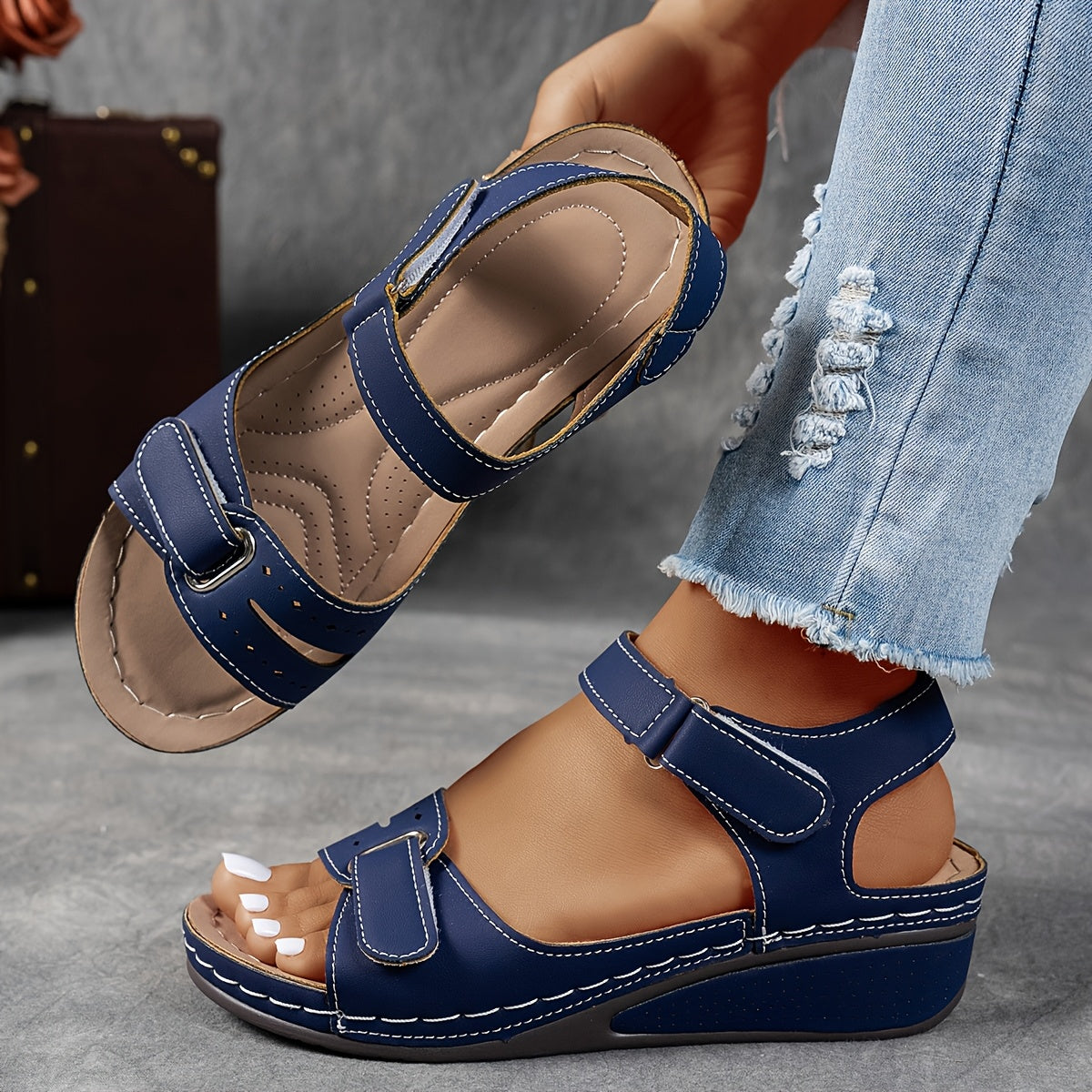 Women's Comfort Sandals with Adjustable Straps and Cushioned Insoles