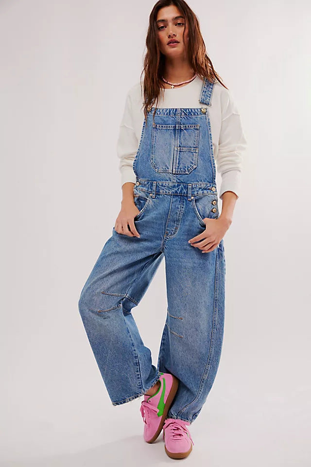 Women's Overalls in a Casual Oversized Style with Practical Pockets and Fashionable Accents