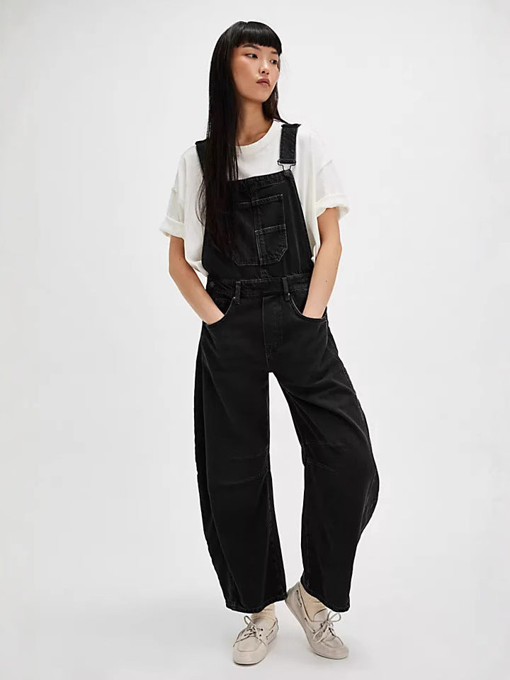Women's Overalls in a Casual Oversized Style with Practical Pockets and Fashionable Accents